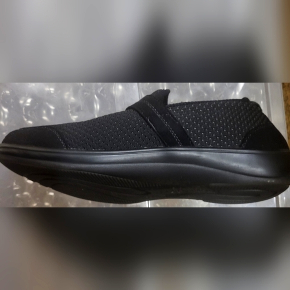 Black Women's Flats & Loafers - Picture 6 of 12